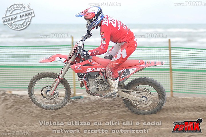 _ROB8465 (Copy).jpg